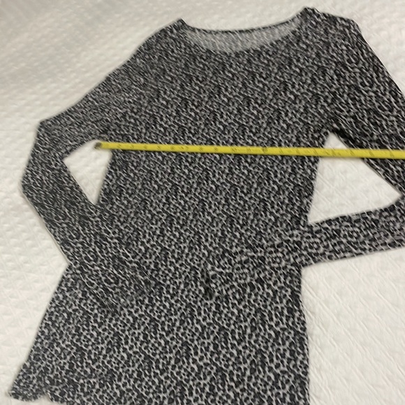 Sonoma super soft knit black grey cheetah print fitted shirt M layering piece - Picture 6 of 6